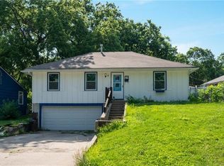 3 NW Lakeview Blvd, Lees Summit, MO 64063