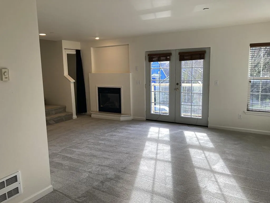3240 S Edmunds St #B - 2 bedrooms — Photo 3