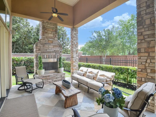 1102 Oyster Bank Cir, Sugar Land, TX 77478