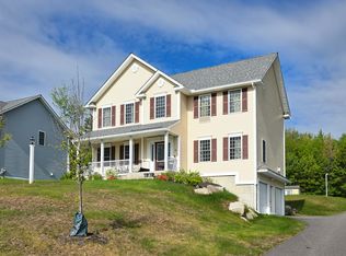 8 Colleen Cir, Hooksett, NH 03106