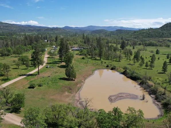 4025 Brownsboro Hwy, Eagle Point, OR 97524