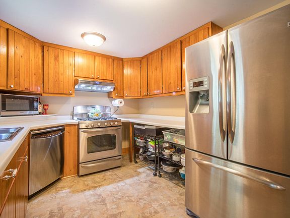3rd image of 5529 Evergreen Dr