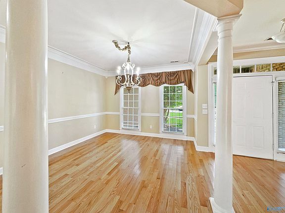 4th image of 113 Holbrook Dr