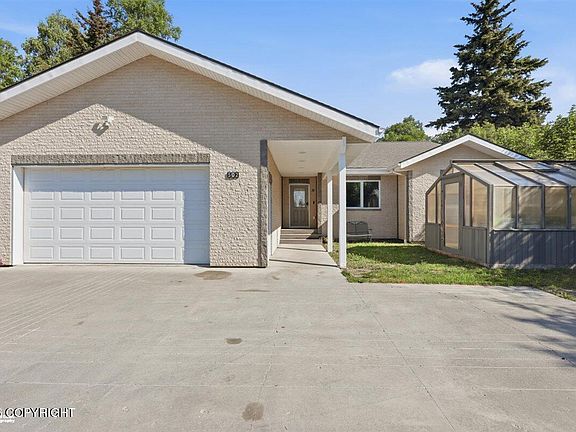 2nd image of 502 Rangeview Ave