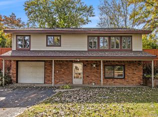 311 Charlevoix St, Commerce Township, MI 48382