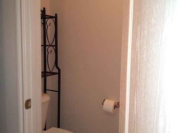 4th image of 2645 Windsor Pl