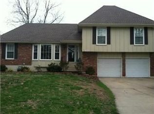 258 E Bridlespur Dr, Kansas City, MO 64131