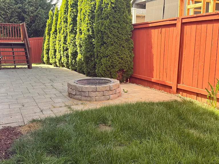 2626 NE Hawthorne Cir — Photo 23