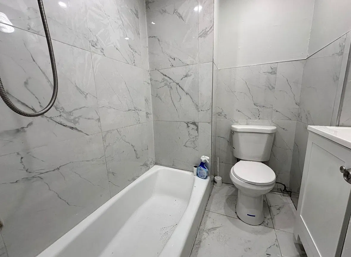 5 bed, 1400 sqft, $3,400 — Photo 2