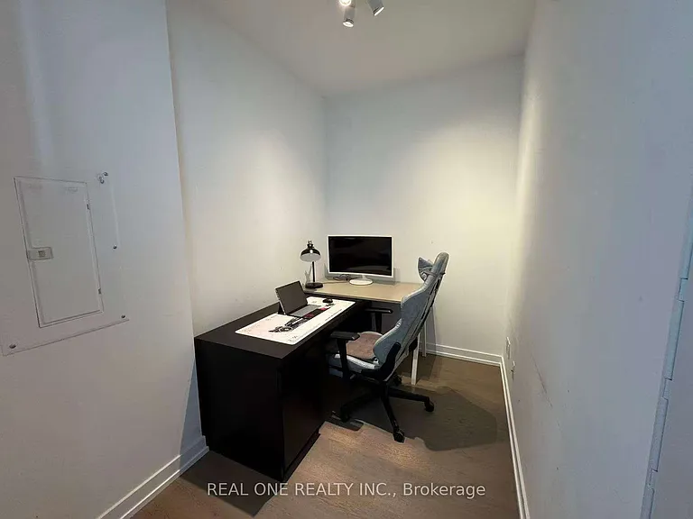 488 University Ave #4911 — Photo 8