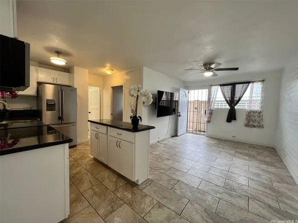 75 Kihapai St APT 4, Kailua, HI 96734