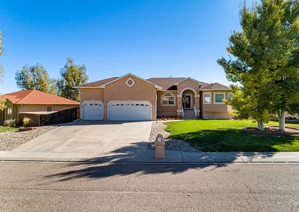 1st image of 66 Altadena Dr