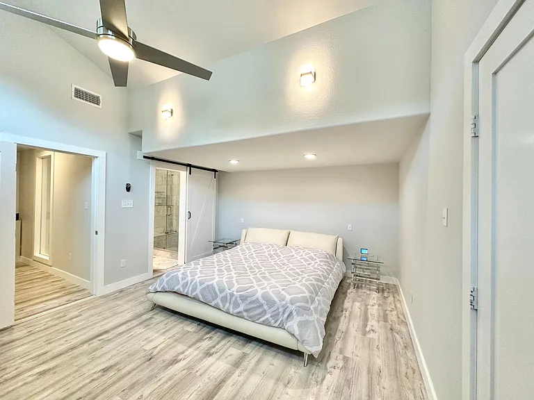 414 Templeton Dr — Photo 15