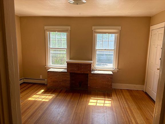 4th image of 1210 E 1st St #3