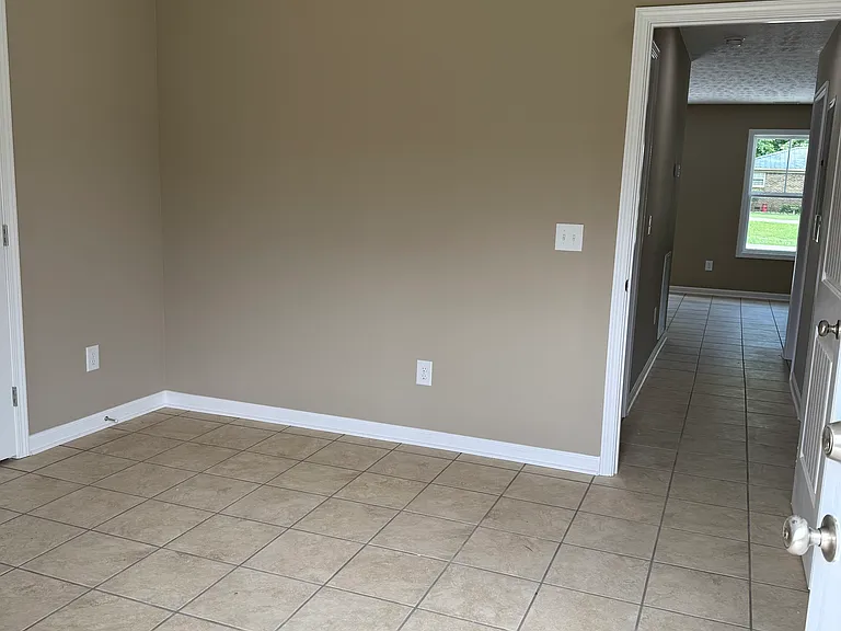 112 Looney St N #3 — Photo 3