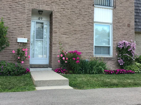 713 Burnhamthorpe Rd #49, Toronto, ON M9C 2Z6