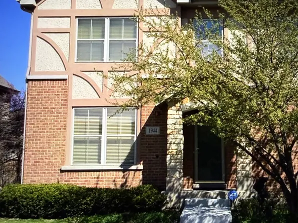 1944 Brentwood Rd, Northbrook, IL 60062