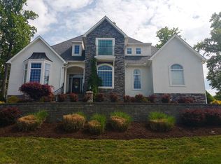 312 Ridgeway Dr, Bridgeport, WV 26330