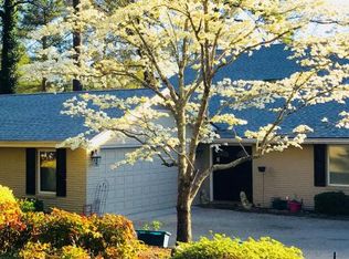 560 Lake Forest Dr SE, Pinehurst, NC 28374