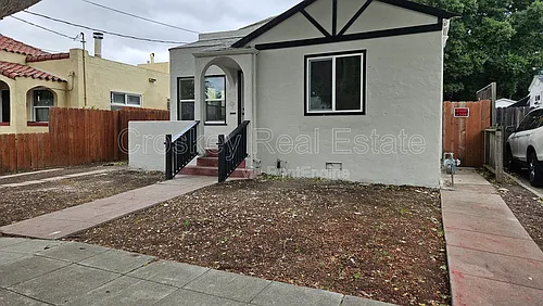 1346 Redwood St Photo 1