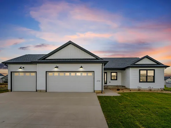 2730 Amber Valley Rd, Cedar Falls, IA 50613