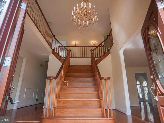 3rd image of 31 Prospect Bay Dr W