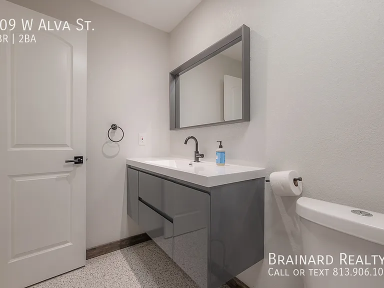 309 W Alva St — Photo 16