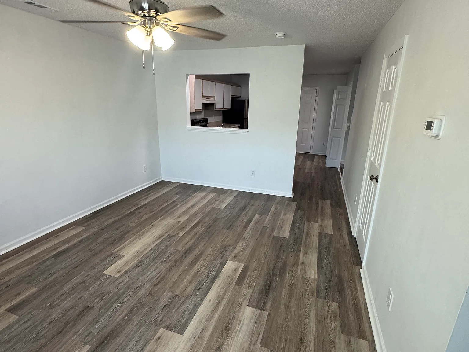 2 bed, 996 sqft, $1,400 — Photo 2