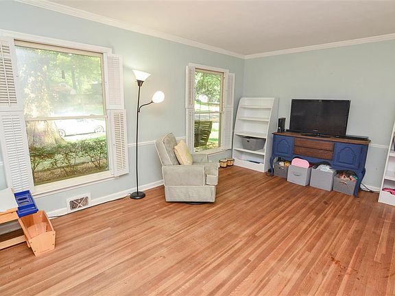 5th image of 2328 Tarbet Dr
