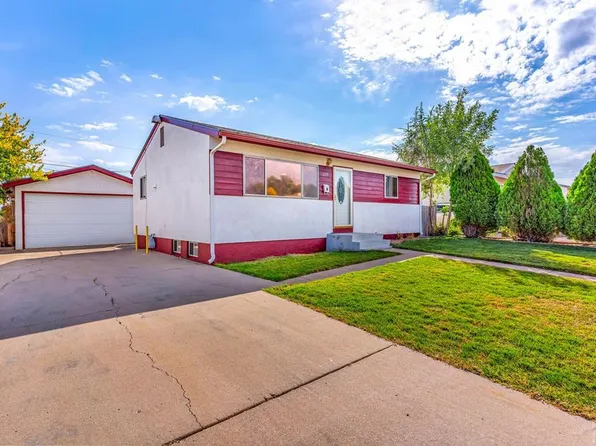 2120 Elmwood Ln, Pueblo, CO 81005