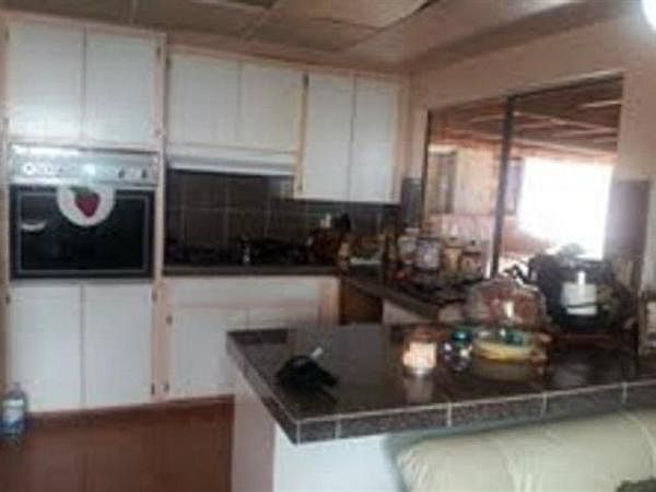 2nd image of 1335 Columbus Dr