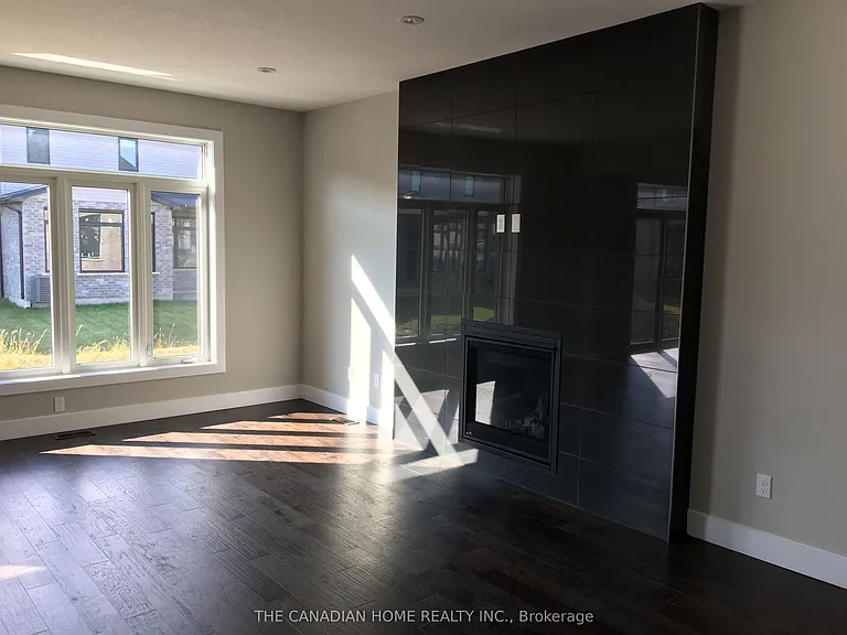 1753 Brayford Ave — Photo 6