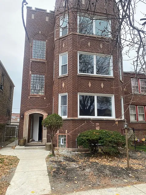 3 bed, 1400 sqft, $2,200 — Photo 1
