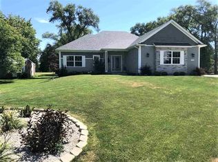 3745 Moencks Rd, Bettendorf, IA 52722