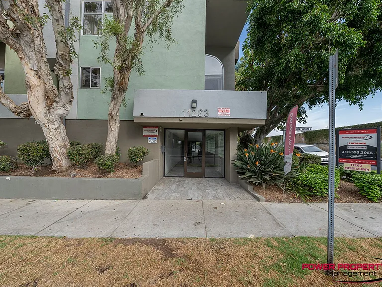 11263 Mississippi Ave — Photo 3