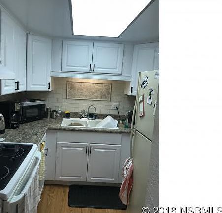 3rd image of 3800 Saxon Dr APT 40C