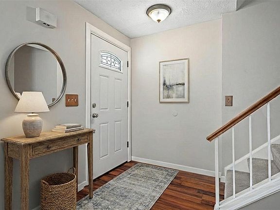 2nd image of 4467 Laurel Oak Dr