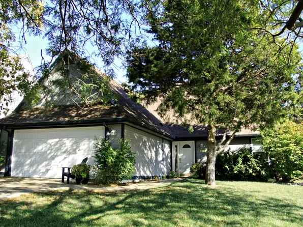1821 Concord Ln, Manhattan, KS 66503