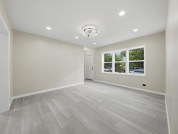 5th image of 3608 Virginia St