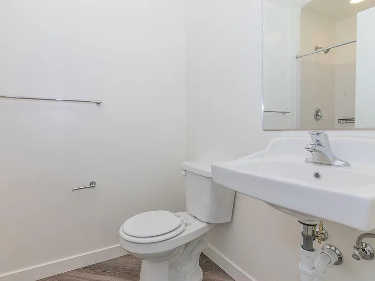 Encore Belltown Apartments — Photo 40