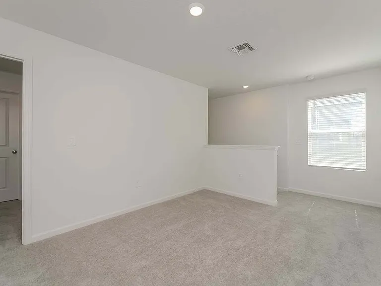 Meadow Walk Dr — Photo 6