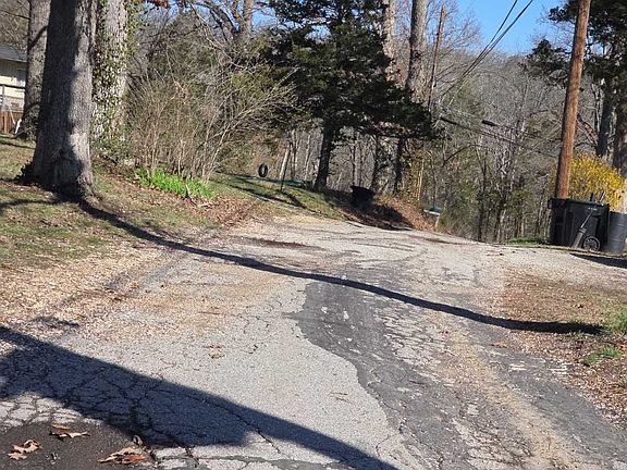 5th image of 7065 Hillview Dr