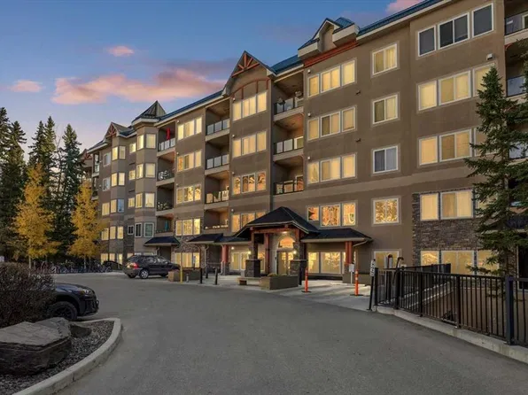 20 NW Discovery Ridge Close SW #424, Calgary, AB T3H 5X4