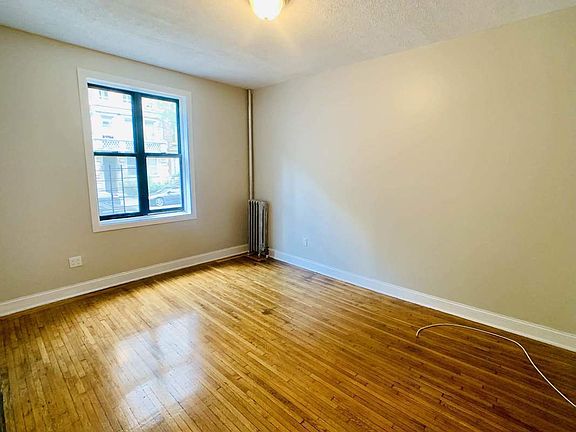 4th image of 470 Ocean Ave