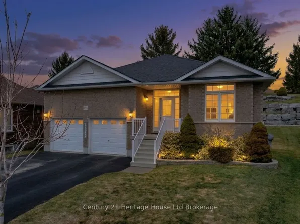 619 Fox Hollow Ct, Woodstock, ON N4T 1W3