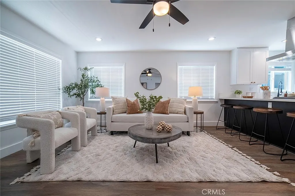 3 bed, 1484 sqft, $3,895 — Photo 4