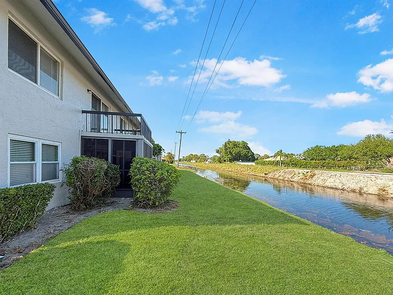 13586 Sabal Palm Ct #D — Photo 14