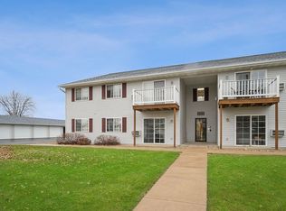 360 Sunset Rd, Columbus, WI 53925