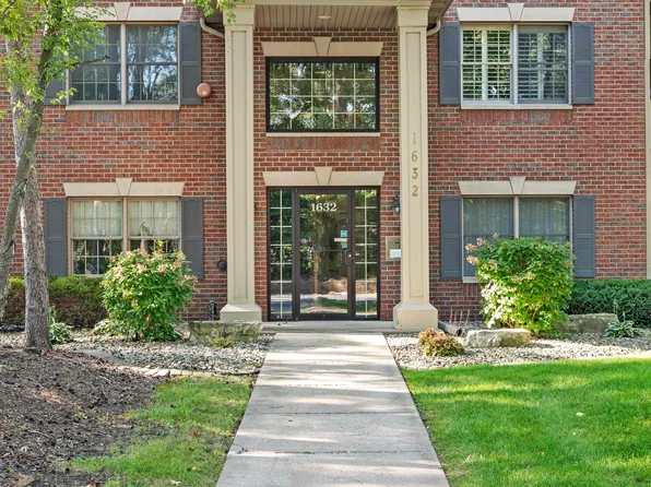 1632 White Oak Cir Unit 2-C, Munster, IN 46321