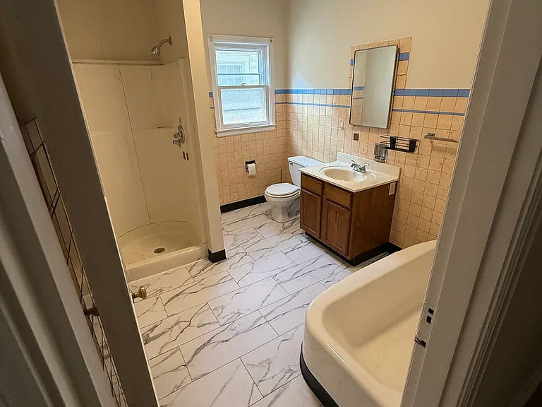 720 Seminary St — Photo 4